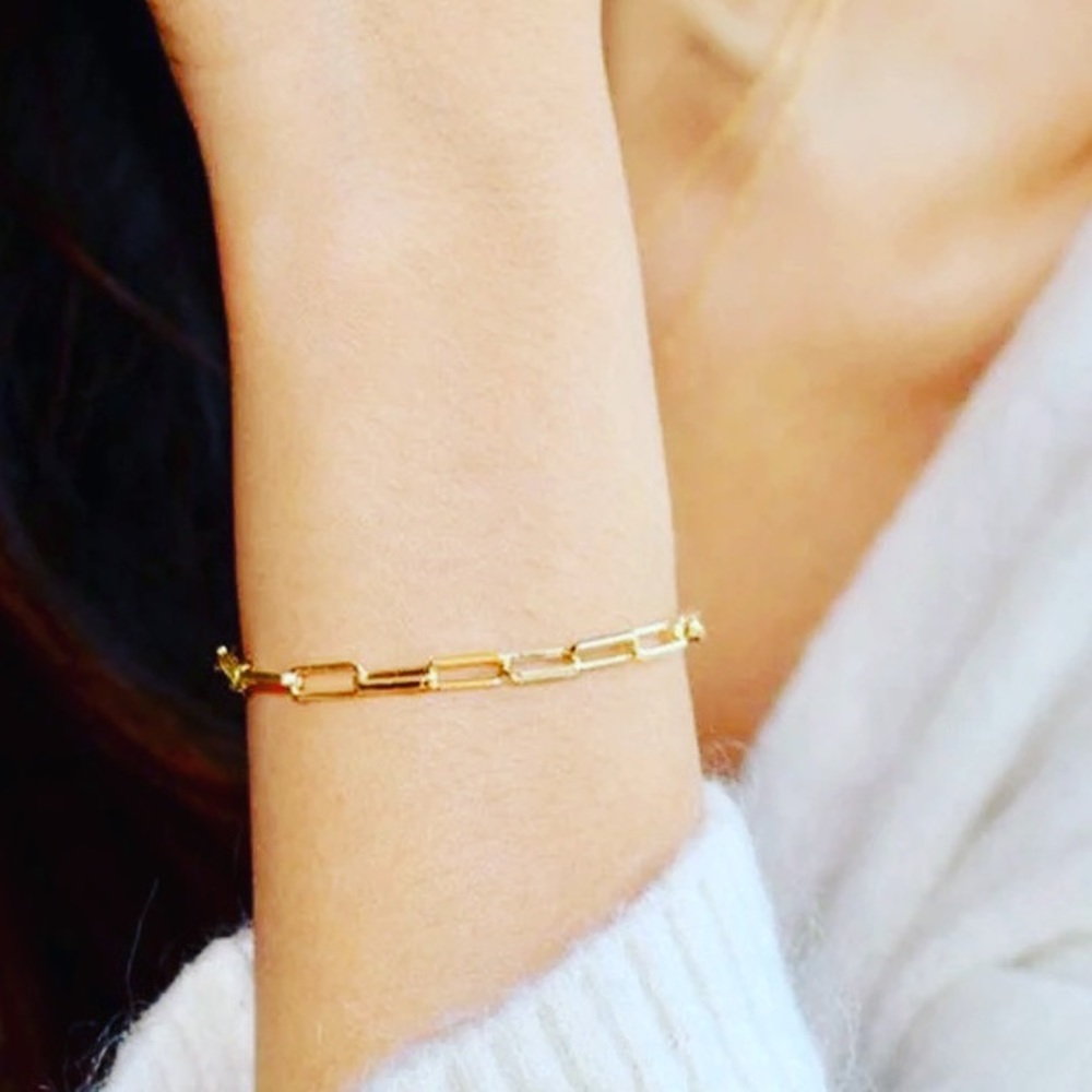 18k gold chain link bracelet.